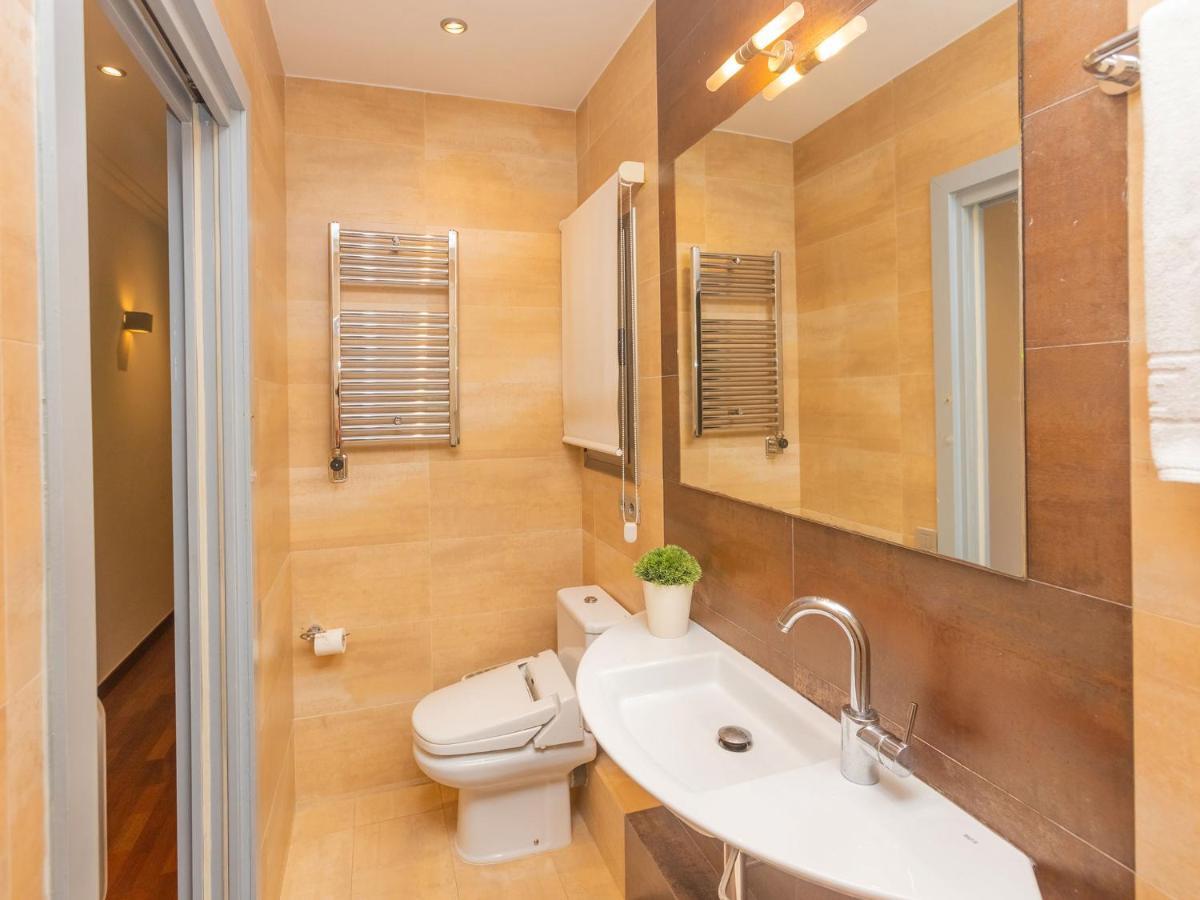 Apartment Centro- Passeig De Gracia - Casa Batllo By Interhome บาร์เซโลนา ภายนอก รูปภาพ
