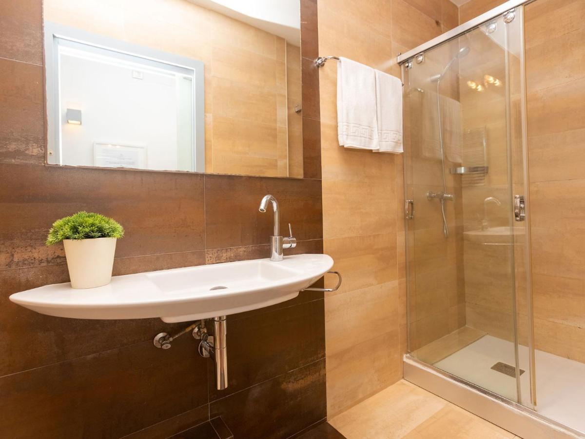Apartment Centro- Passeig De Gracia - Casa Batllo By Interhome บาร์เซโลนา ภายนอก รูปภาพ